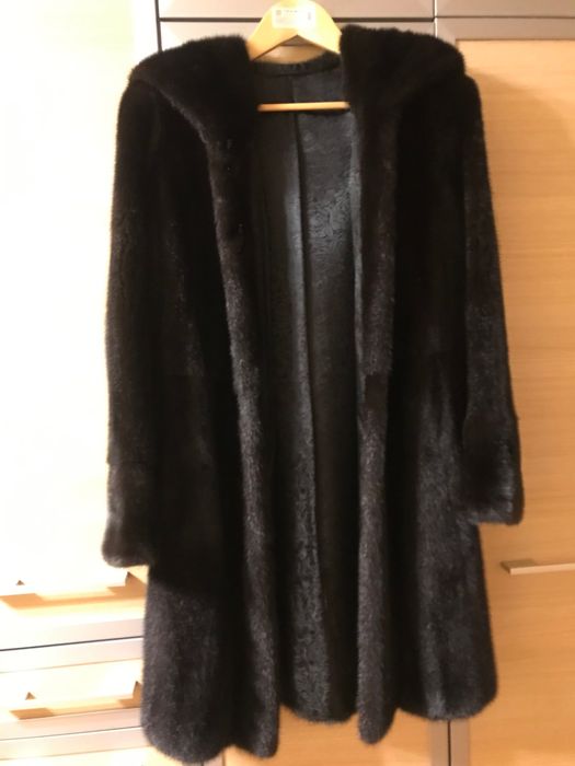 Шуба норкова з капюшоном