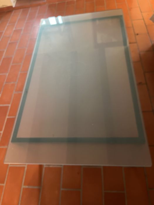 Mesa em ferro e vidro