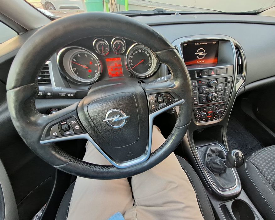 Opel Astra J Sports Tourer 1.6CDTI