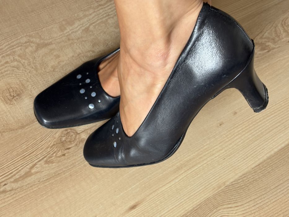 Skorzane buty 37 czolenka vintage retro granatowe na obcasie