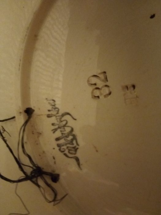 Antigo prato em faiança francesa Sarreguemines