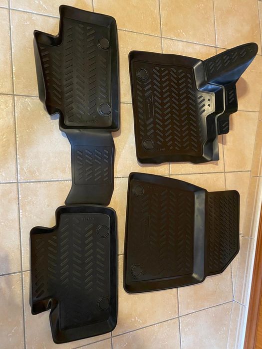 Conjunto de tapetes de borracha de design 3D, para Renault Captur