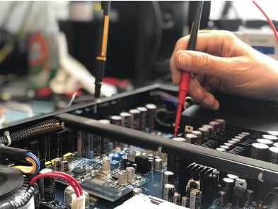 Montaże android sprzętu caraudio  Naprawa elektroniki