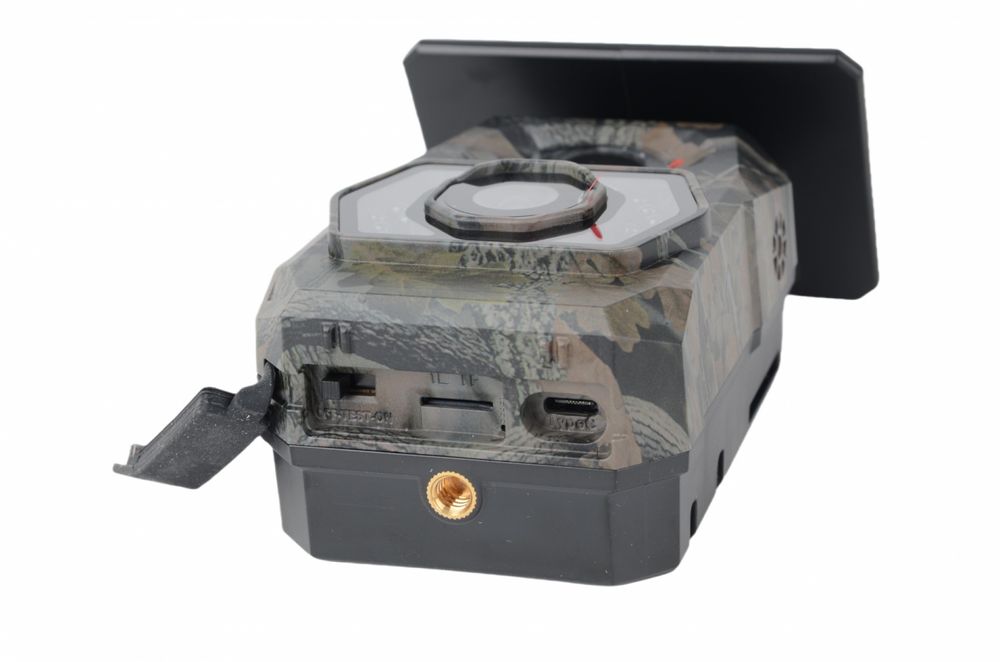 Miniaturowa fotopułapka WiFi z wbudowanym panelem słonecznym i akumula