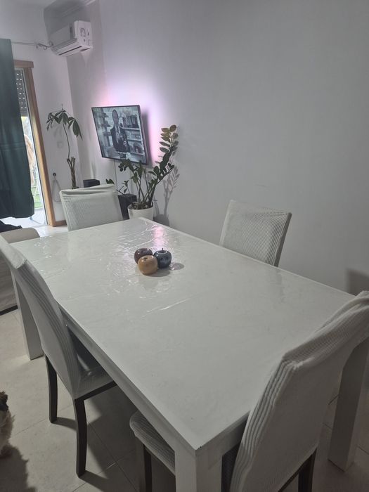 Mesa grande 4 cadeiras