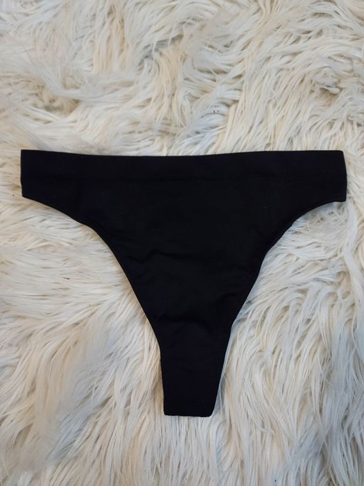 Nowe  stringi Chanel