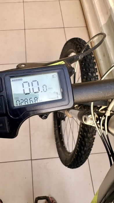 Bicicleta Elétrica BTT Rockrider e-ST 520 (Como Nova - Bateria)