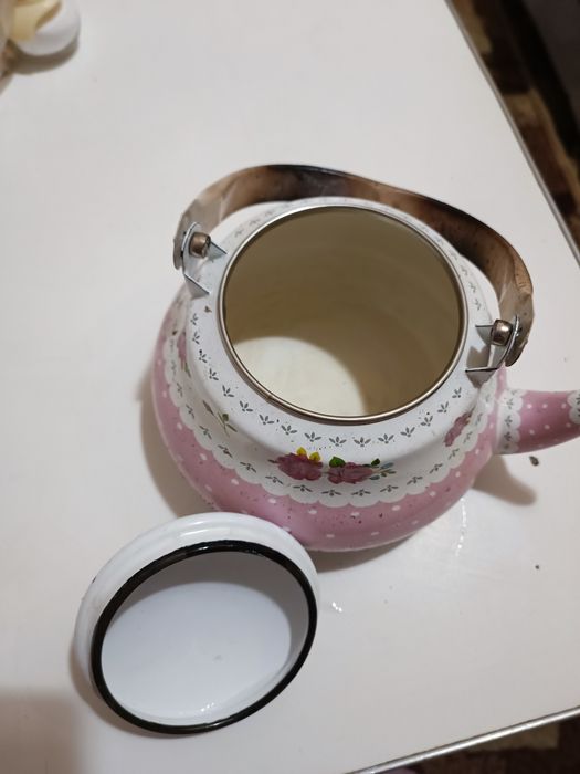 Чайник  эмалированный
