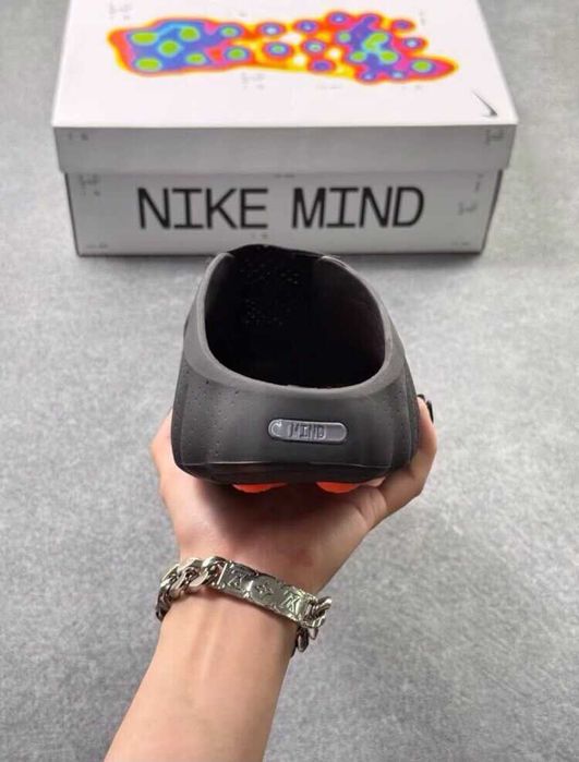 Nike_mind 001 R.44