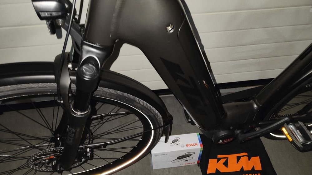 Bicicleta elétrica NOVA KTM Macina Tour P500 LTD