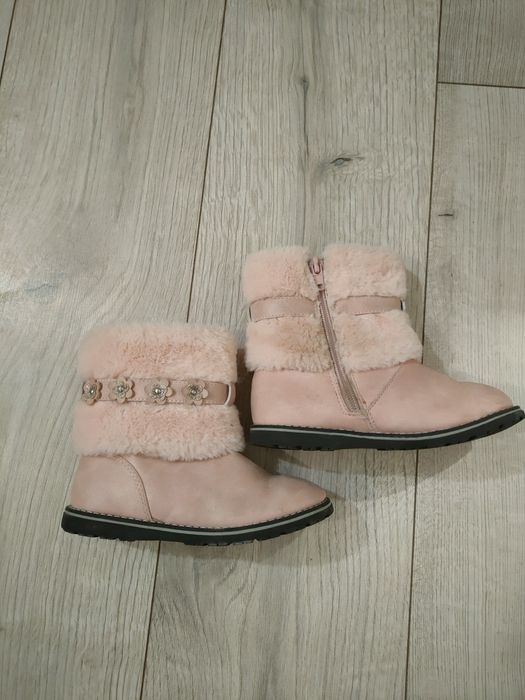 Взяття на дівчинку 27 розмір