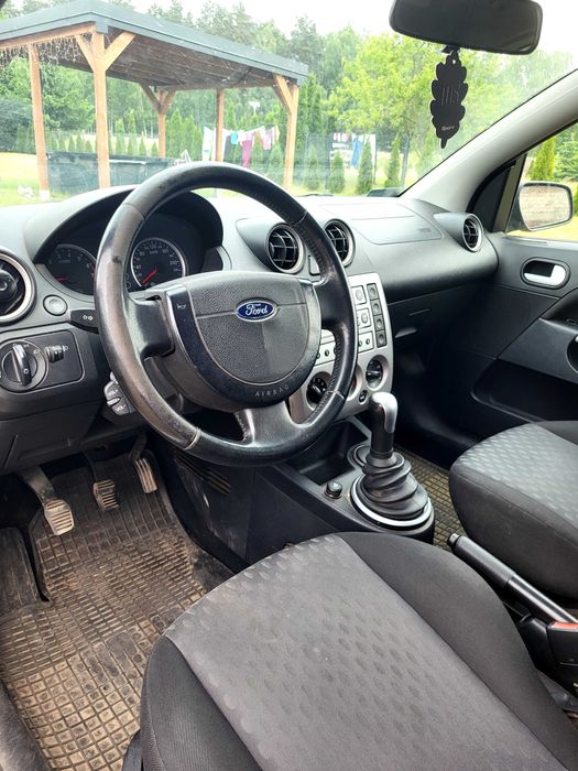 Auto osobowe Ford Fiesta