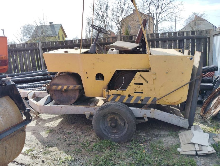 Дорожній каток ДУ 54