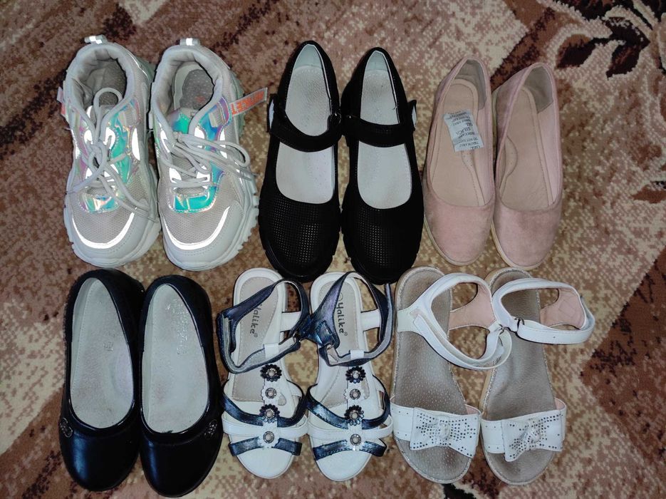 Продам взуття на дівчинку