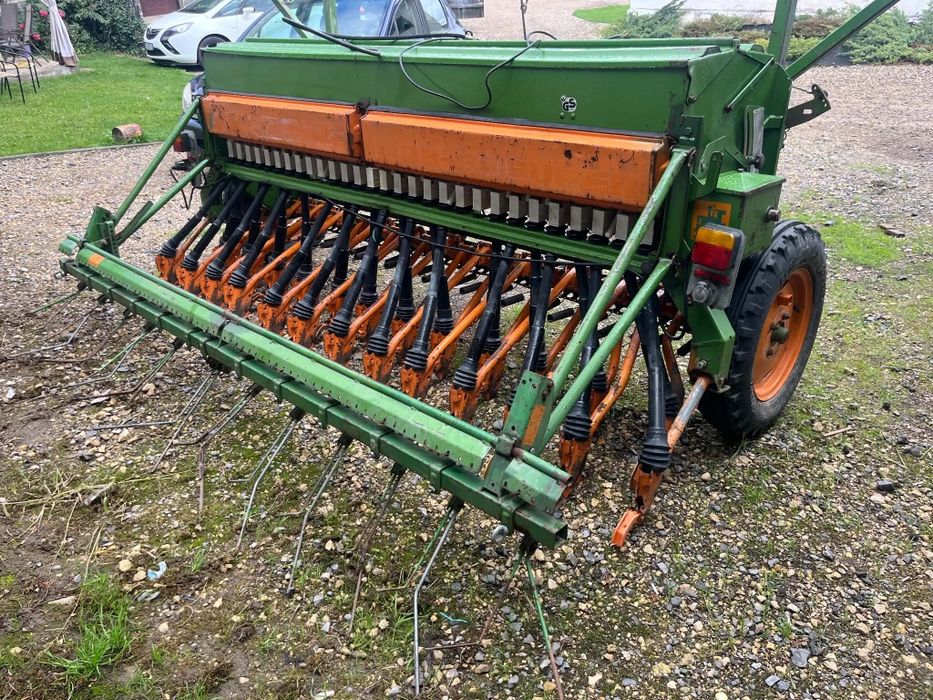 Siewnik zbożowy amazone  d8 3m