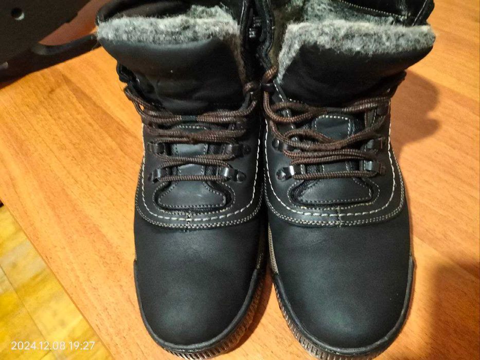 Продам ботинки зимние!