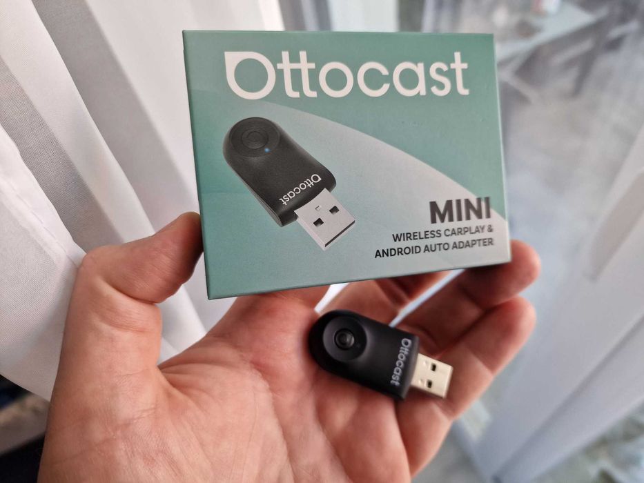 Ottocast dongle mini CarPlay Android Auto Wireless Car Adapter