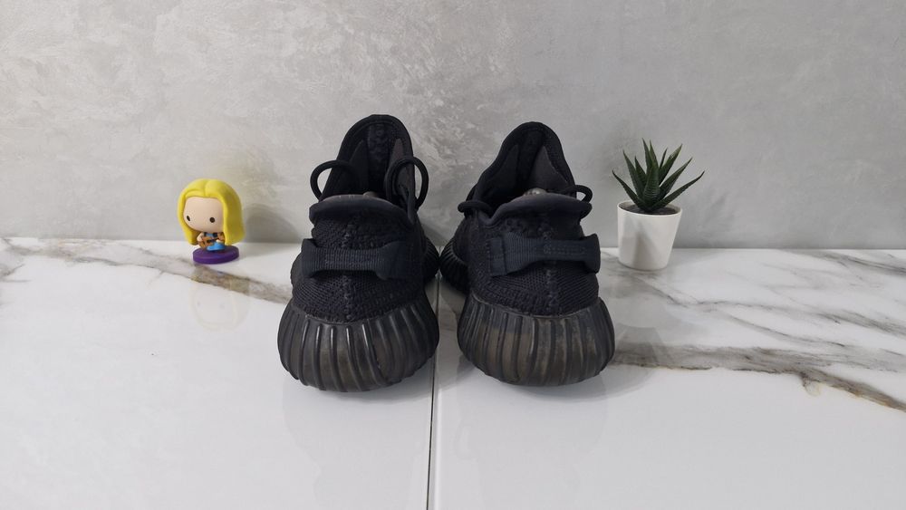 Кросівки Adidas Yezzy Boost 350 V2.Розмір 45