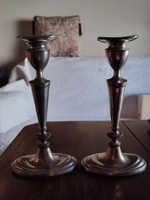 Par de Candelabros em Estanho