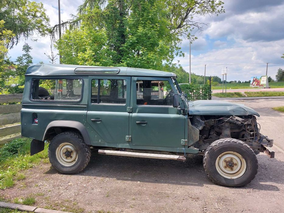 Land Rover Defender 110-mały przebieg 147954km -uszkodzony-jeżdżący.