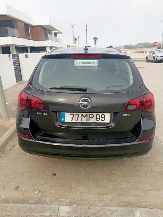 Opel Astra Sports Tourer — fotografia 4