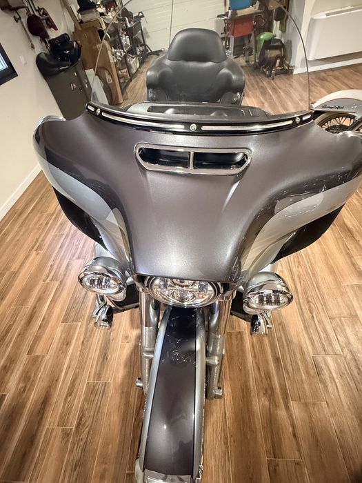 Harley Davidson Ultra glide 103