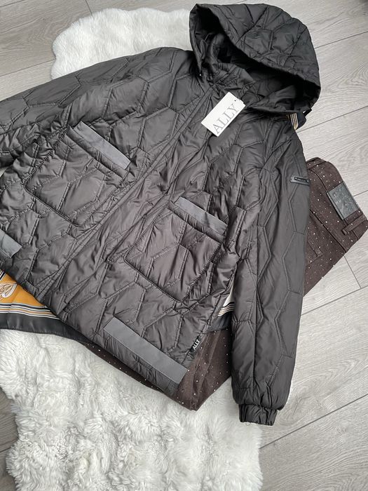 демисезонна куртка