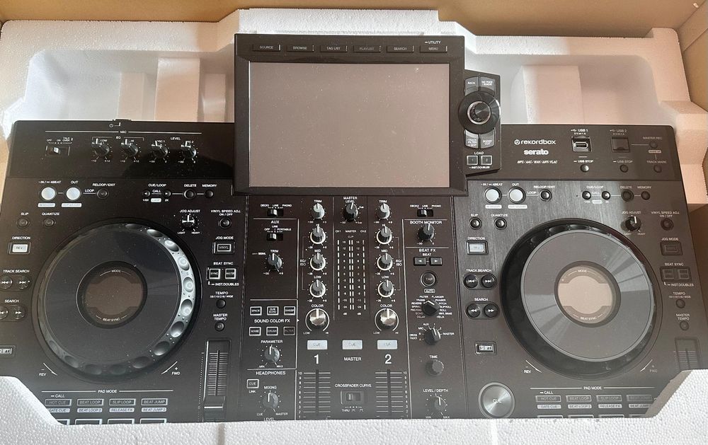 Mesa de mistura  Pioneer DJ    XDJ-RX3