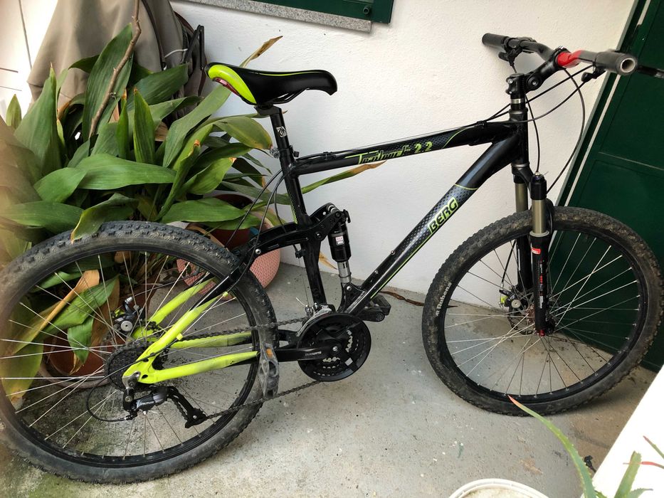 Berg Trailrock 2.2 RockShox btt suspensão total