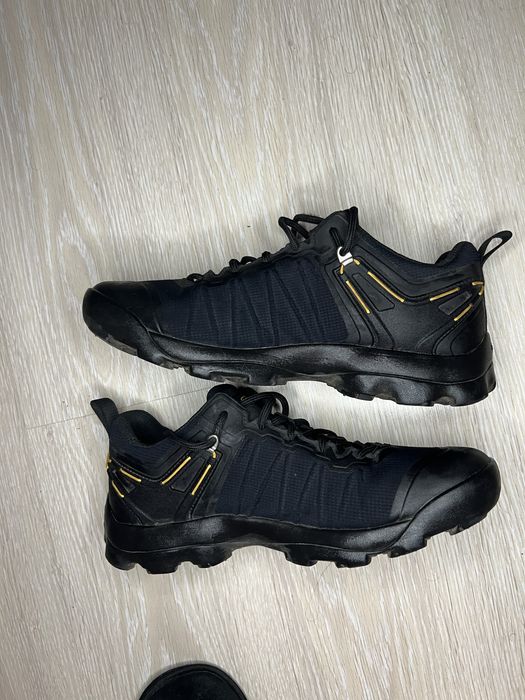 Чоловічі кросівки для треккінгу з мембраною Keen Venture р-42