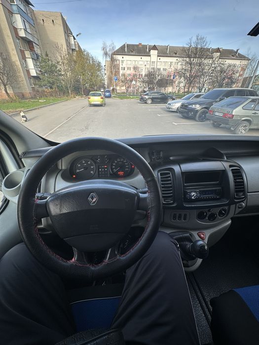 Продам (Renault Trafic)