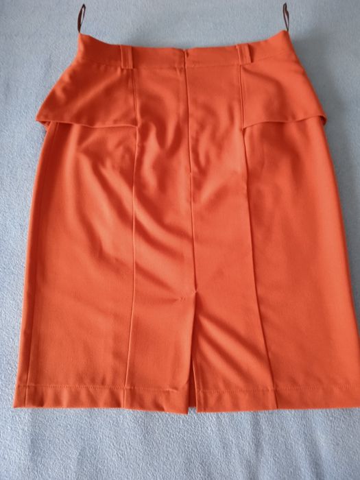 Spódnica ruda z baskinką M
