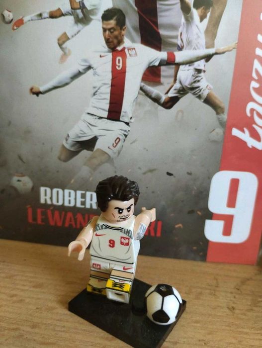 Robert Lewy Lewandowski gadżet kibica figurka kubek karta fan piłkarza