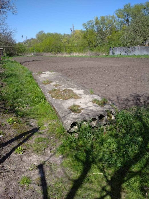 Бетонные плиты..