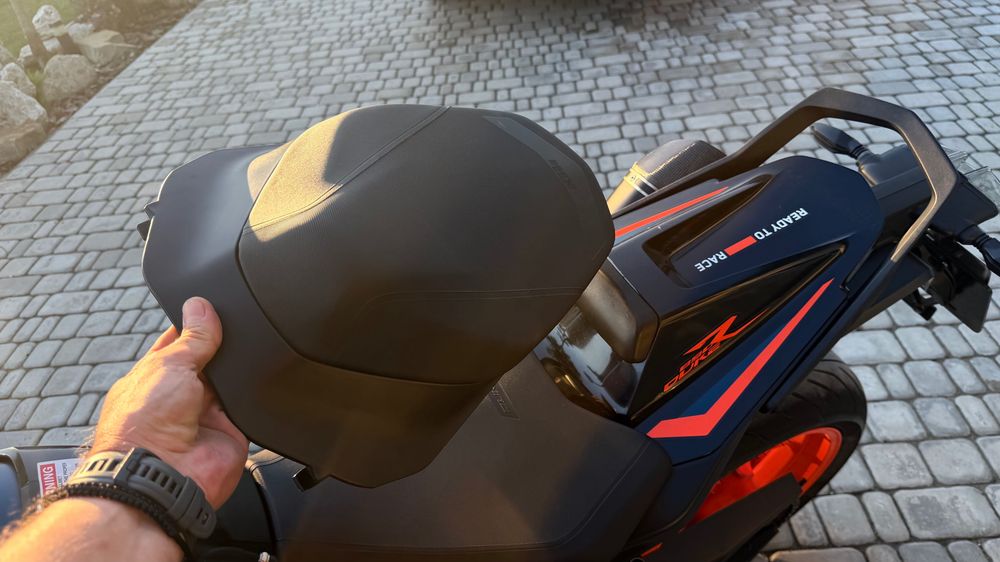 Мотоцикл KTM Duke 890 R 2022
