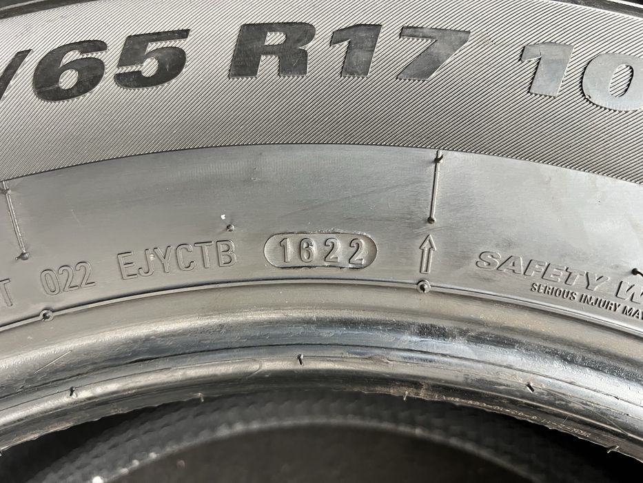 KUMHO 225 65 r17 WinterCraft WS71  99% залишок протектора ЗИМА 2шт