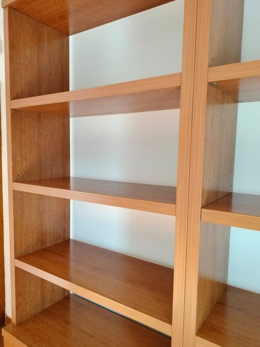 Estante madeira com arrumação inferior - 2 MT x 2,30 MT (comp.x alt.)