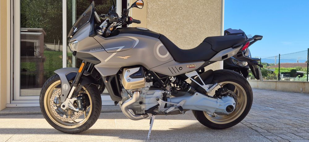 Moto Guzzi V100 Mandello  Ediçao limitada n0067 de 1913