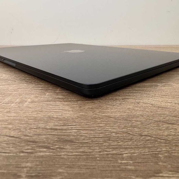 Macbook Air 15" 2025 M4 / 24Gb / SSD 512Gb акб:100% (код: M1095)