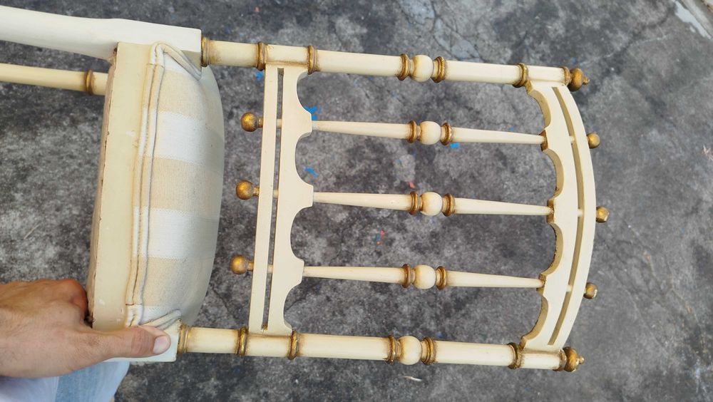 Cadeira vintage com excelente aspecto