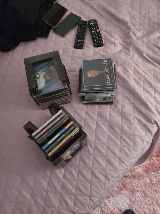 Vendo Cds originais das mais variants musicas tudo originais