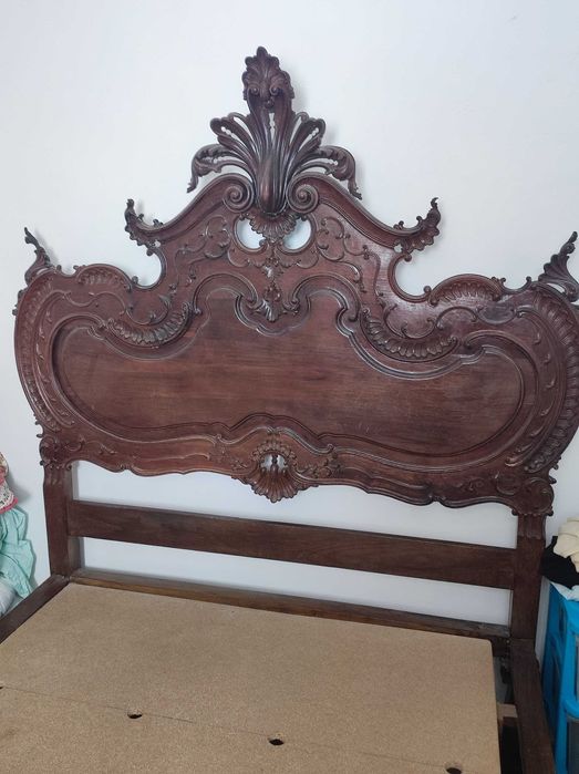 Quarto de madeira maciça completo