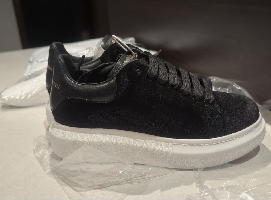 Alexander McQueen 39 welurowe czarne sneakersy buty trampki 39