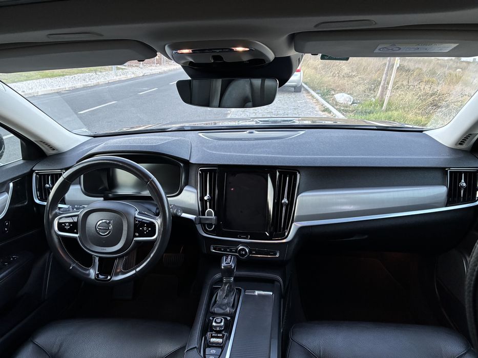 Volvo V90 2.0 D4 Momentum Plus (190 cv) – 11/2019 – 85.000 km