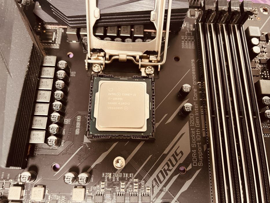 Материнская плата  Gigabyte Z490 AORUS Elite