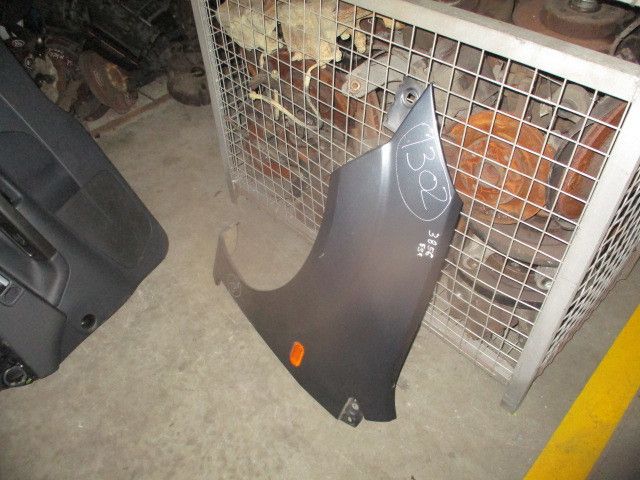 Guarda-lamas esquerdo FORD Fiesta V (JH_, JD_)