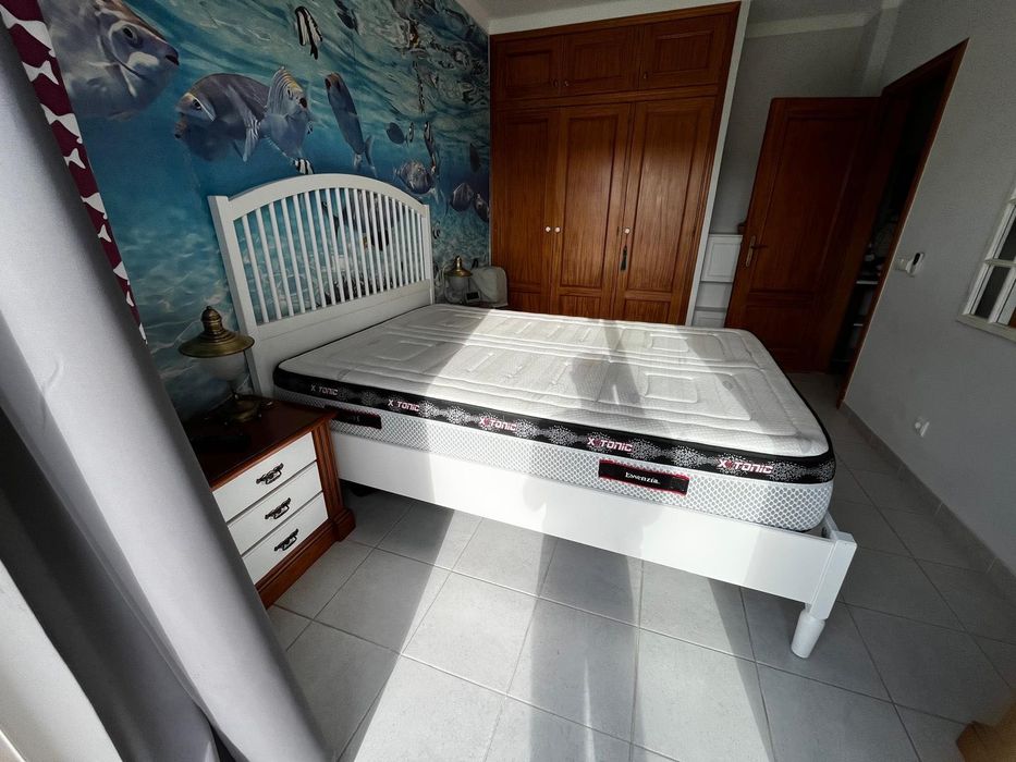Cama nova Ikea branca + colchão + sobrecolchão