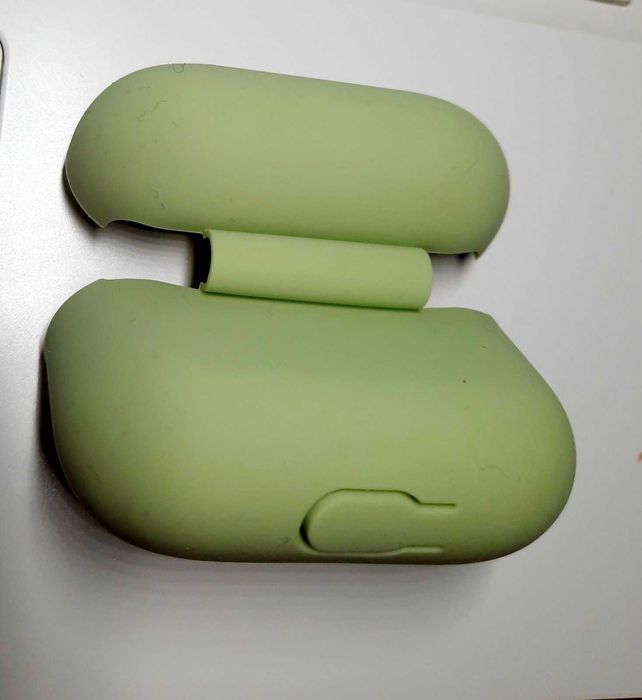 Чохол силіконовий для навушників Apple AirPods