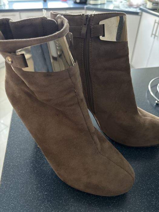 Kozaki  damskie na szpilce