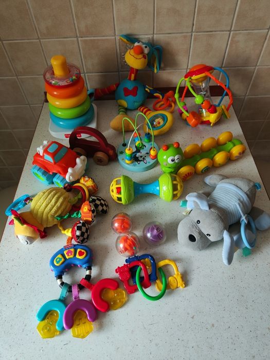 Zestaw interaktywnych zabawek niemowlęcych Fisher Price